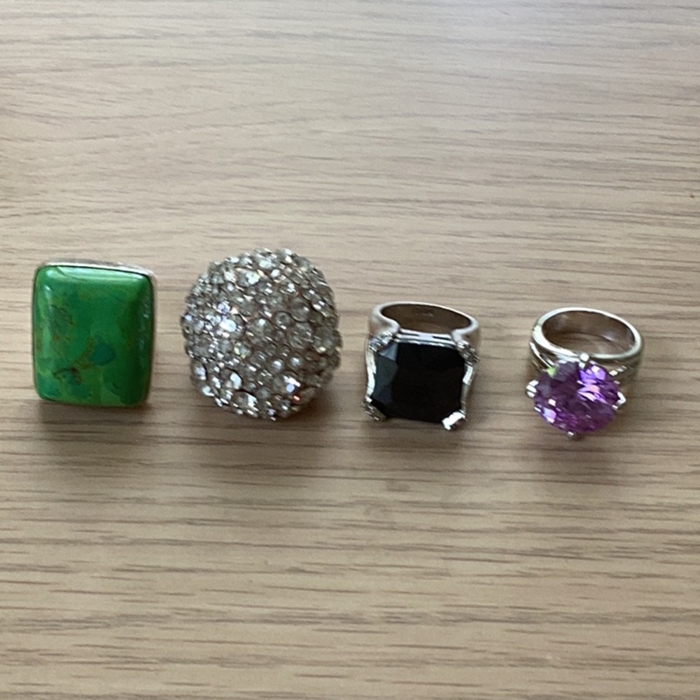 4 costume jewelry rings (group 3)